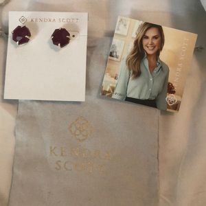 Kendra Scott Taylor earrings